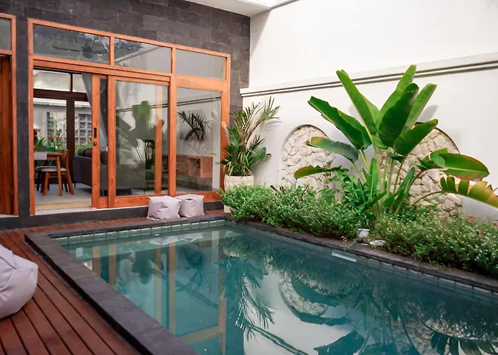 Selena Tropical Villa *